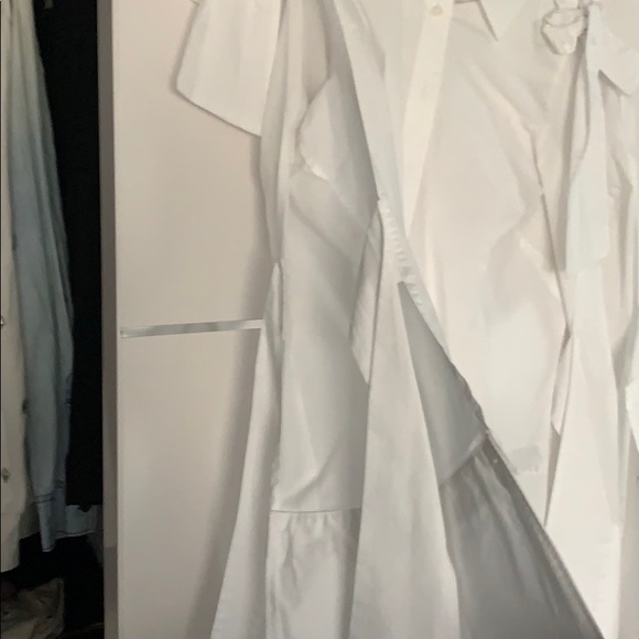 Banana Republic button down with slits in sleeve - Picture 3 of 6